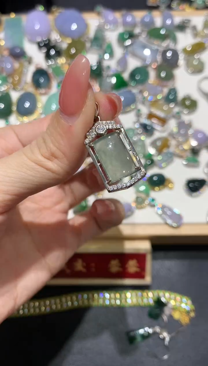 【闪购商品】翡翠吊坠(不含链)银S925镶嵌团购83