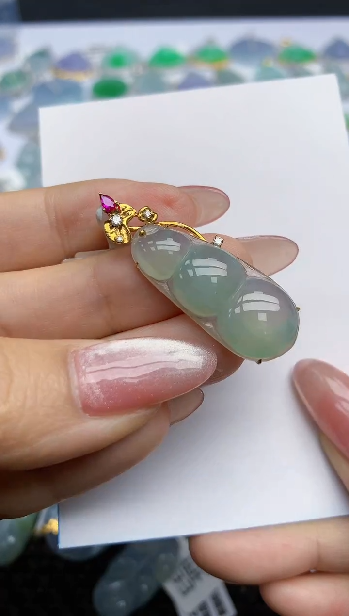 【闪购商品】翡翠挂件18K金镶嵌天然翡翠A货