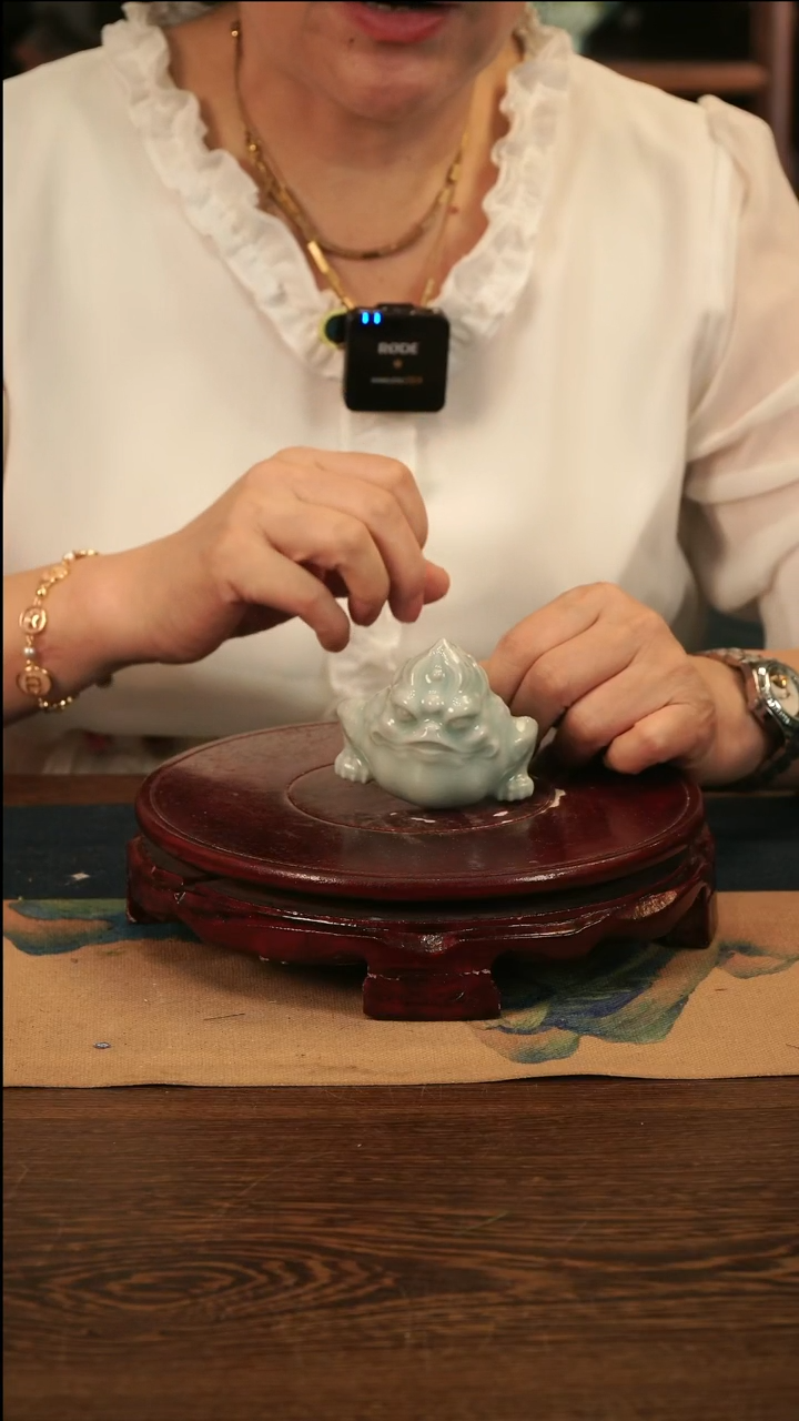 青瓷 粉青 小金蝉