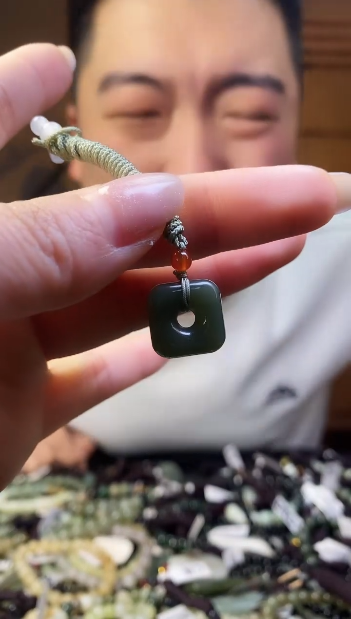 【闪购商品】和田玉颈饰未镶嵌多样性发货，拍一发一