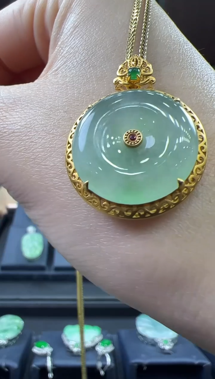 【闪购商品】翡翠挂件18K金镶嵌平安扣不含链