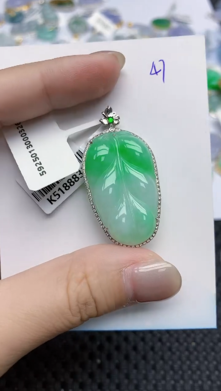 【闪购商品】翡翠颈饰18K金镶嵌天然翡翠A货