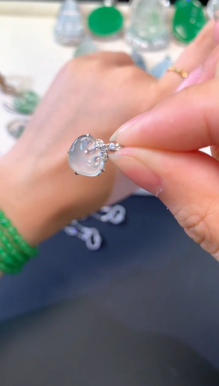 【闪购商品】翡翠吊坠(不含链)18K金镶嵌A276|999