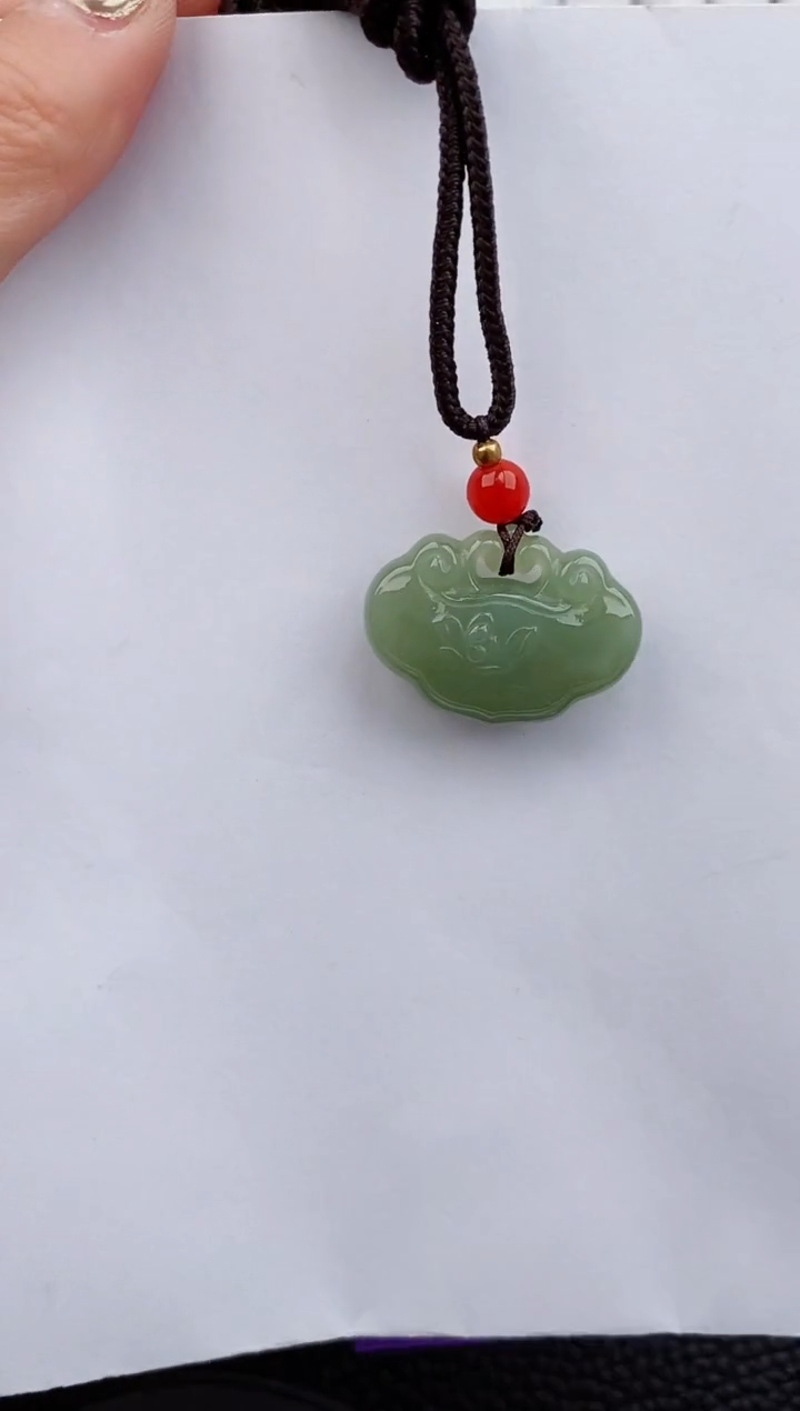 【闪购商品】和田玉吊坠(赠链)未镶嵌888微色差T