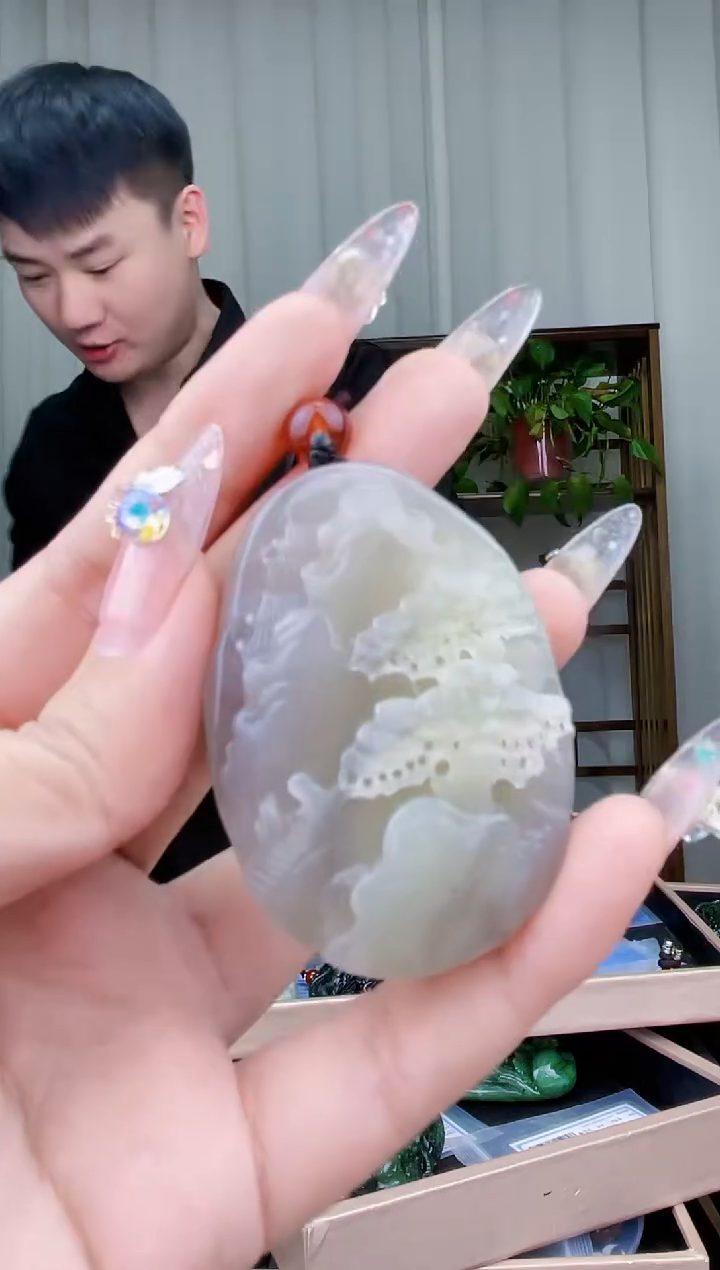 【闪购商品】和田玉挂件未镶嵌拍一发一，多样性发货！