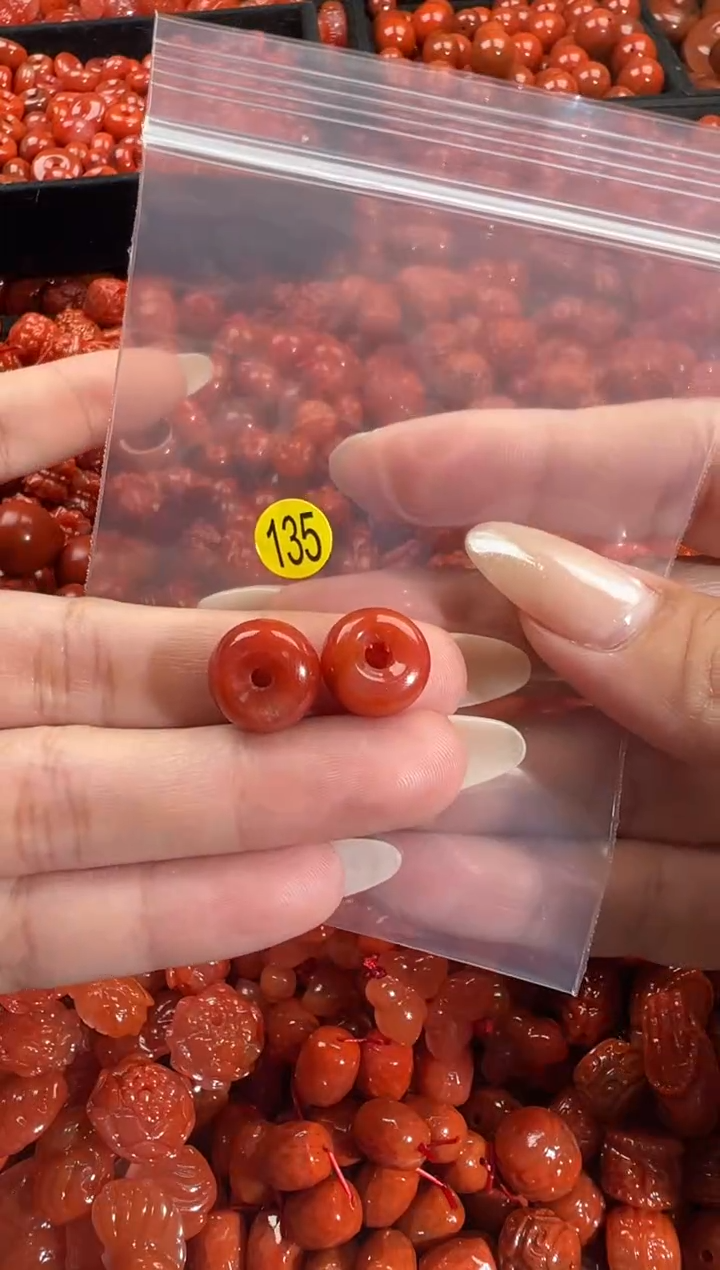 颈饰未镶嵌南红玛瑙1