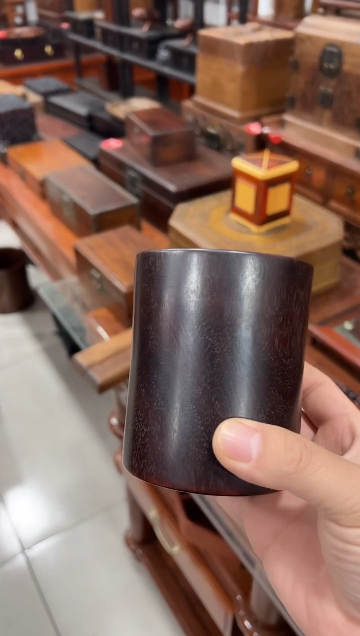 紫檀木小号福利笔筒