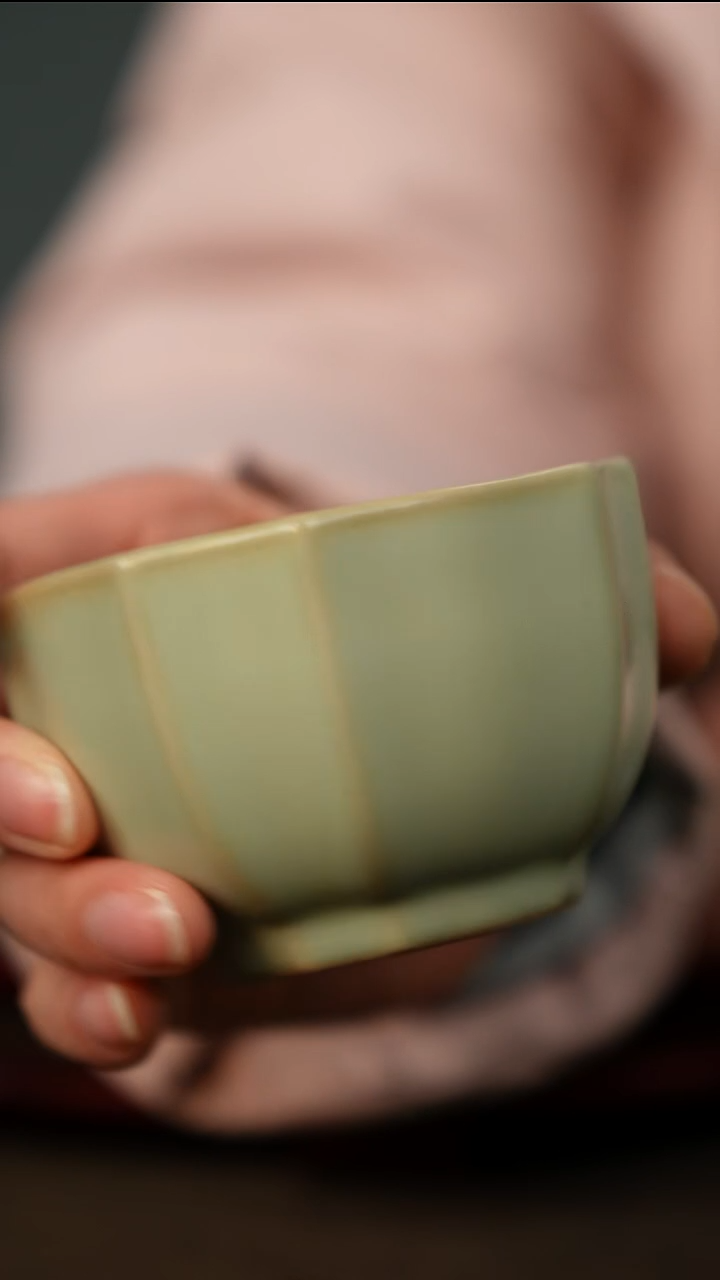 全品 粉青 四瓣葵口  