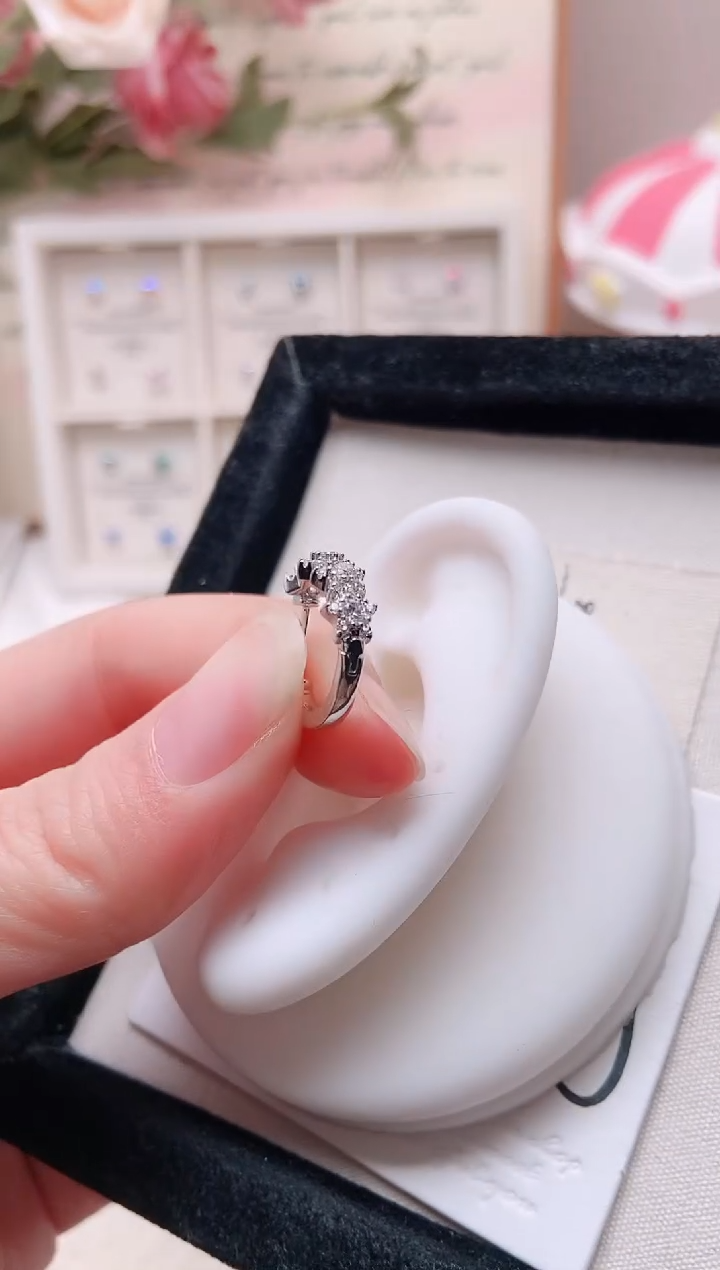 钛钢合金合成立方氧化锆星星耳圈|TS13一只