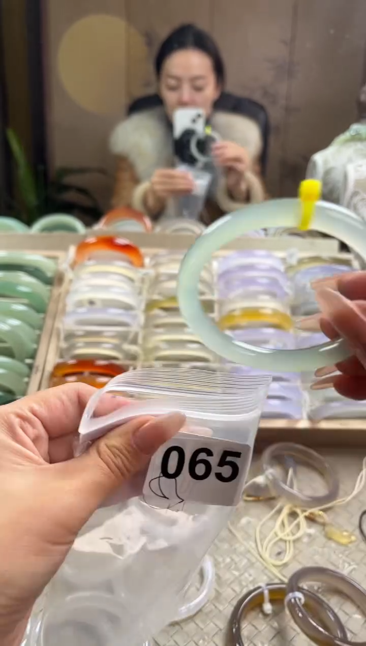 手镯玛瑙/玉髓未镶嵌065