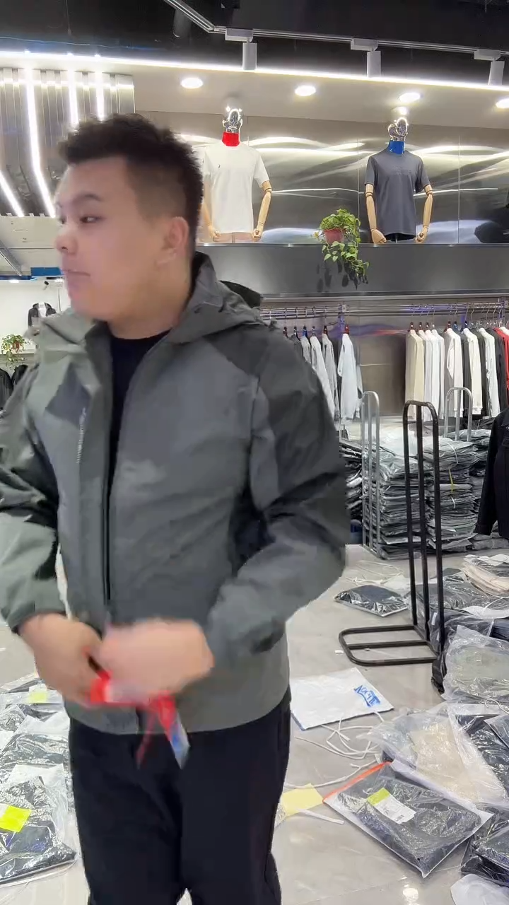 夹克。。。。。。。；；；；