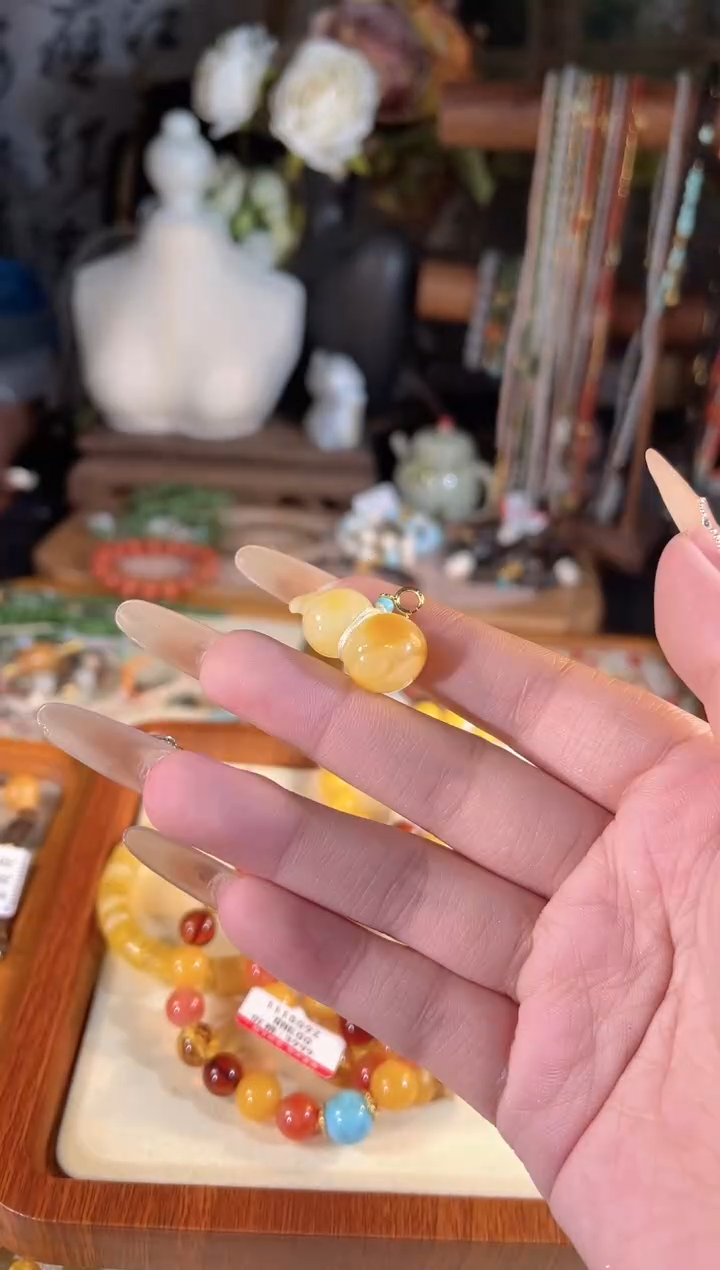 【闪购商品】蜜蜡吊坠(不含链)未镶嵌多样性发货其一