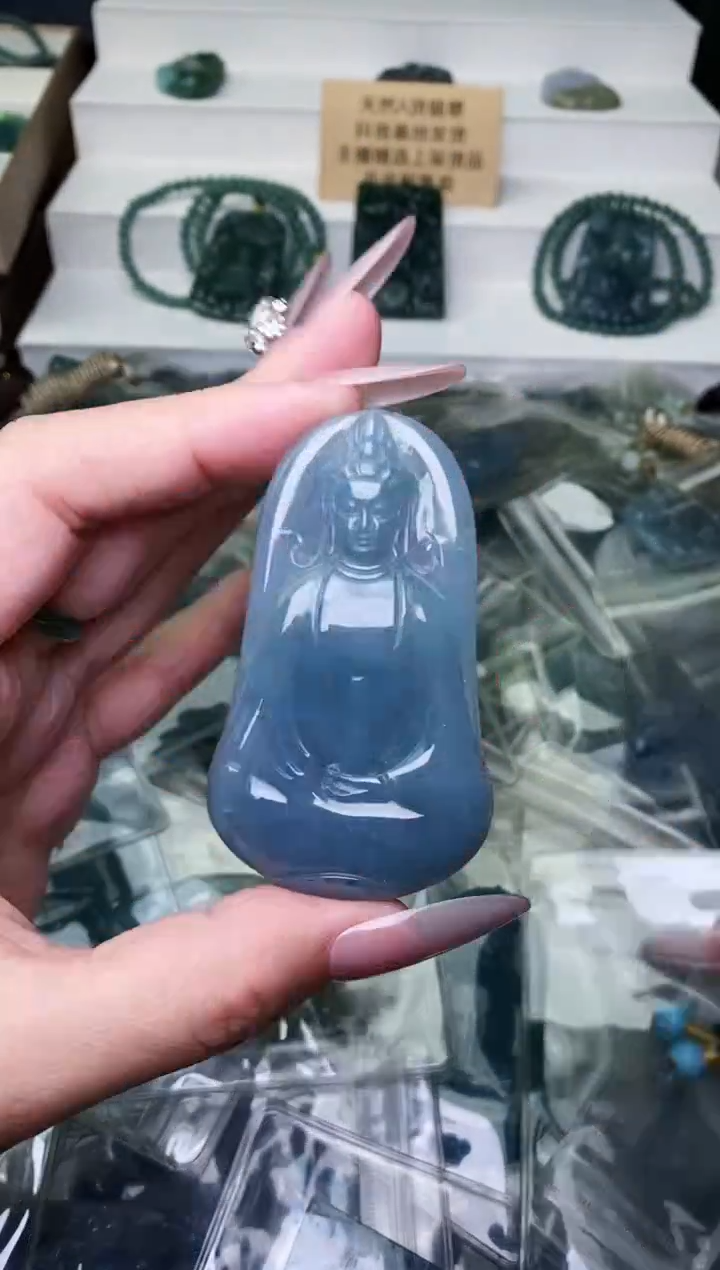 颈饰未镶嵌翡翠 