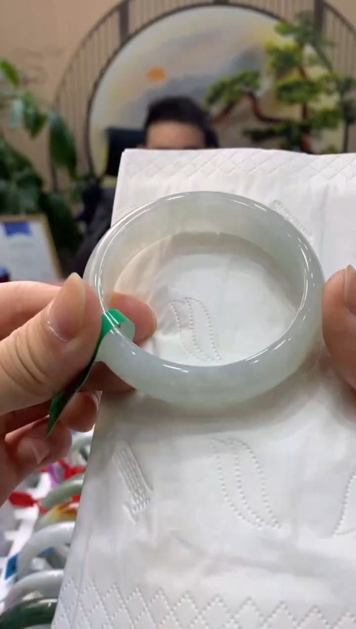 【闪购商品】翡翠手镯未镶嵌000009311