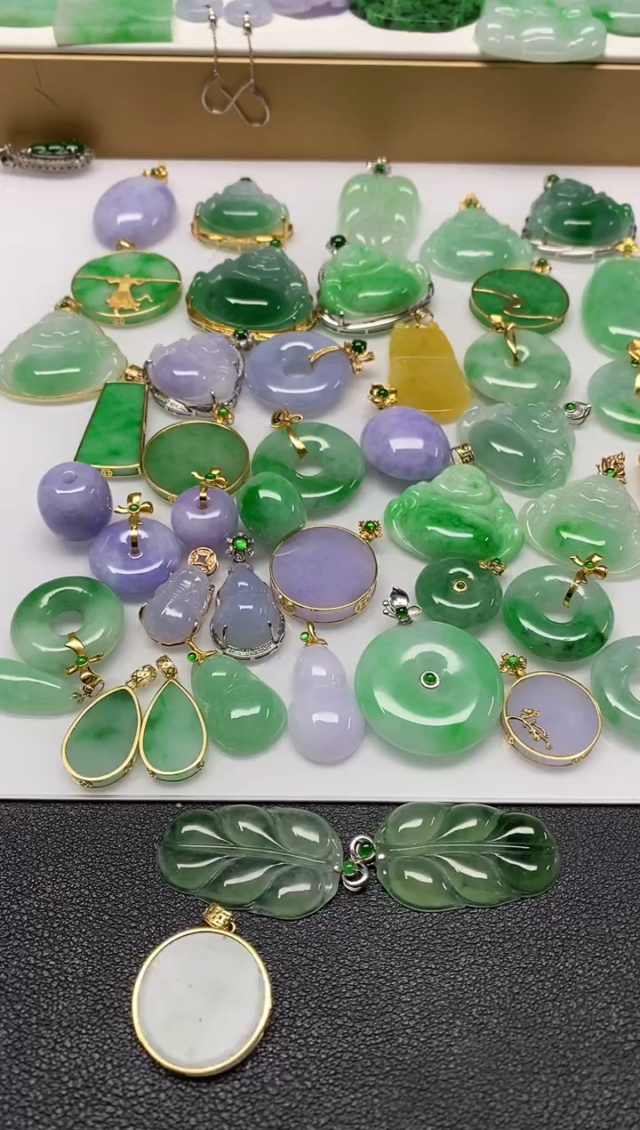 【闪购商品】翡翠吊坠(不含链)未镶嵌叶子