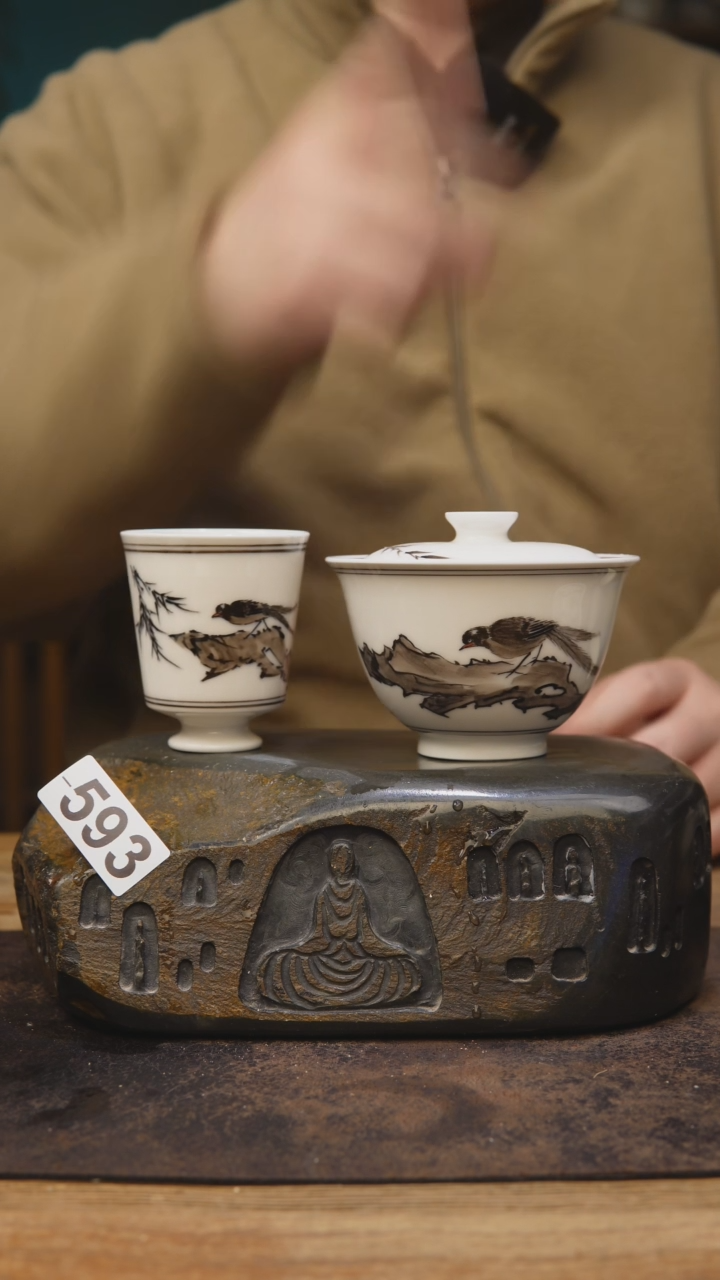 【闪购商品】贡老师手工绘两件593