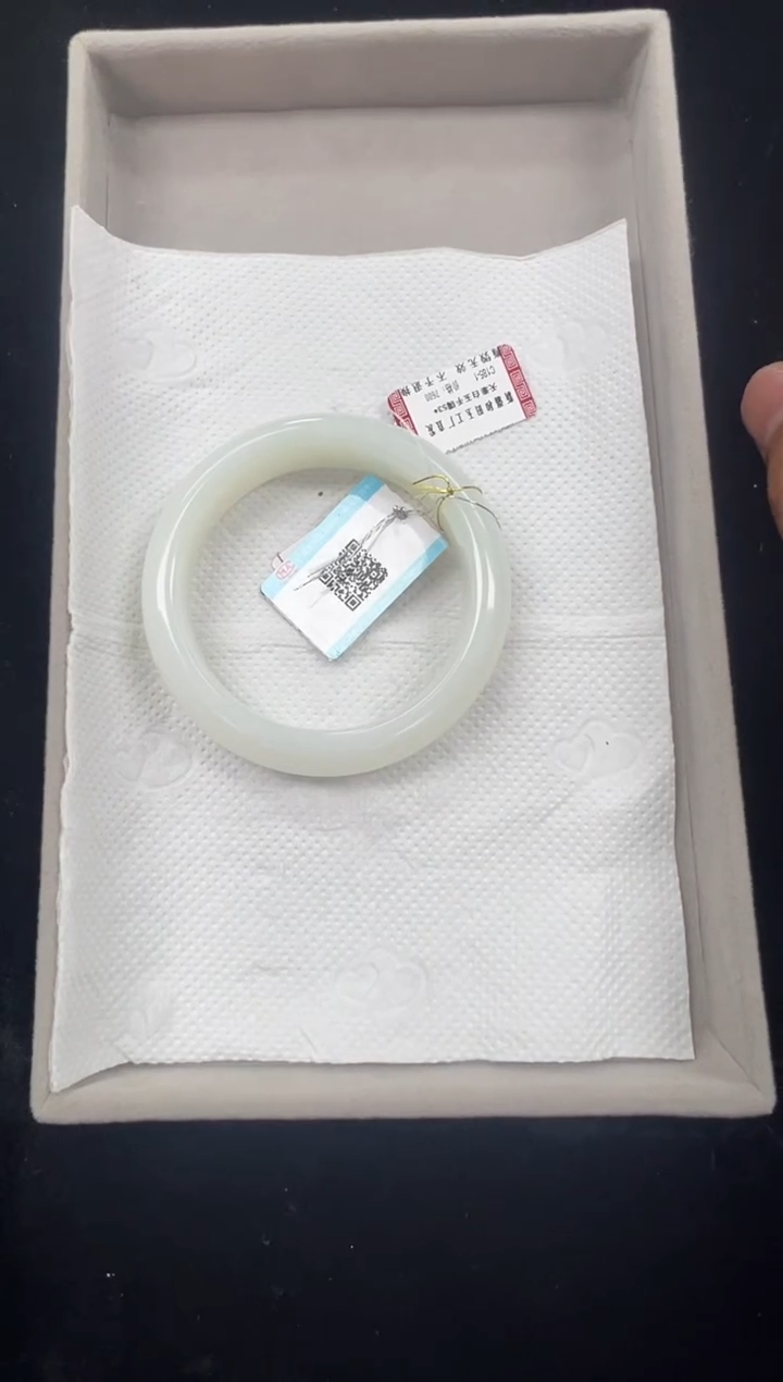 未镶嵌手镯和田玉白****话天泰白玉53+手镯