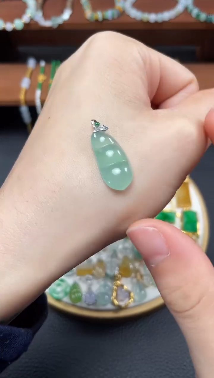 【闪购商品】翡翠吊坠(不含链)18K金镶嵌一个   JK509