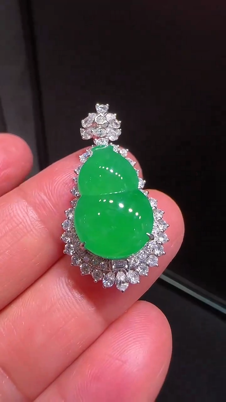【闪购商品】翡翠吊坠(不含链)18K金镶嵌吊坠
