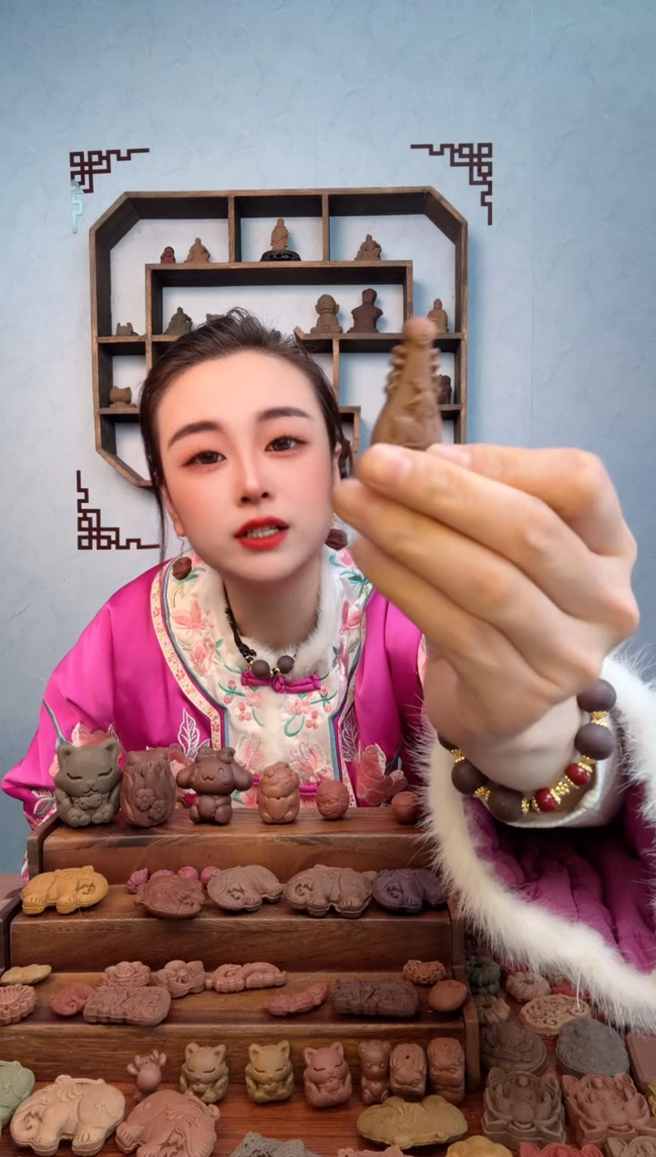 【闪购商品】泥塑瑕疵红麝琵琶