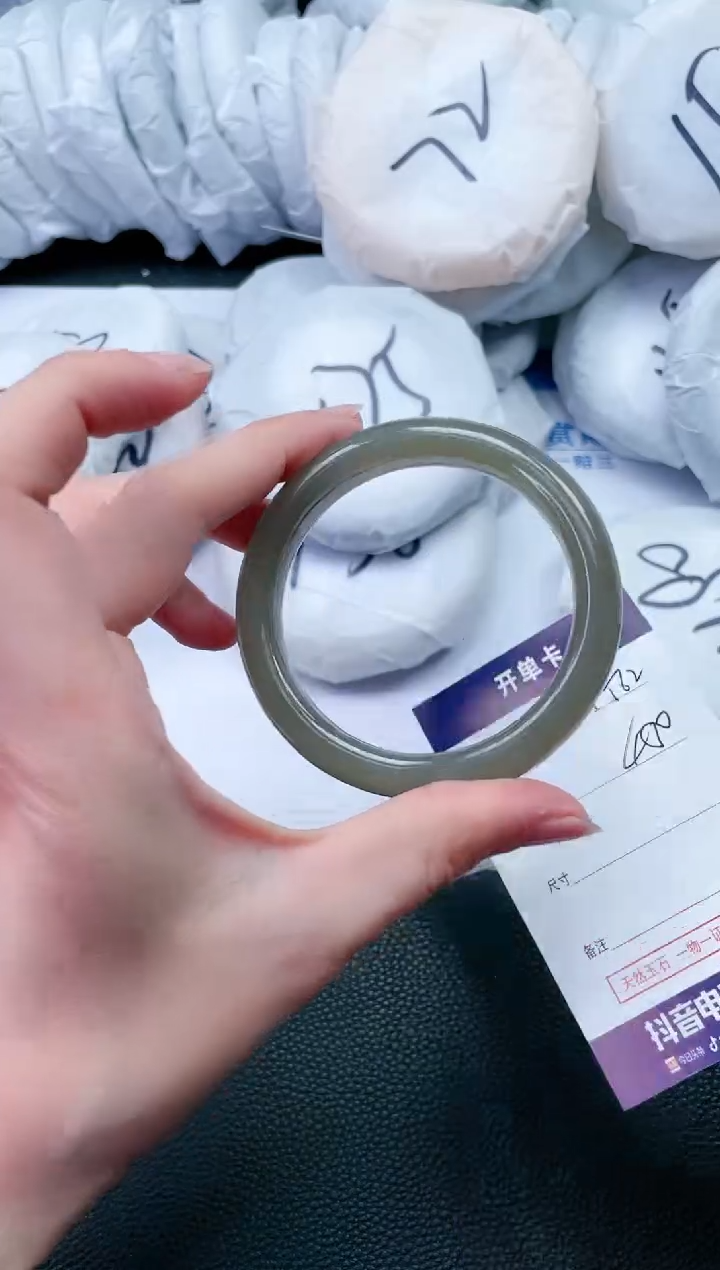 【闪购商品】和田玉手镯未镶嵌M562