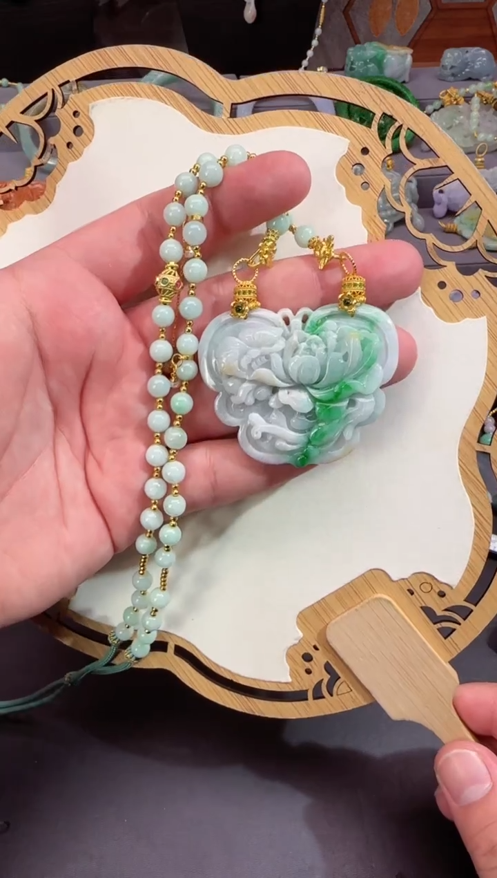 【闪购商品】翡翠颈饰未镶嵌牌子
