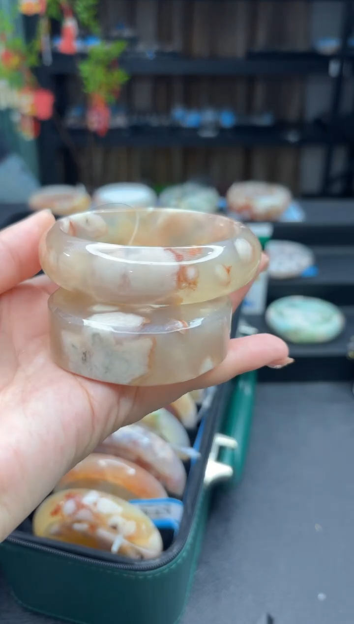 【闪购商品】石英质玉手镯未镶嵌440（60圈赠送镯心）