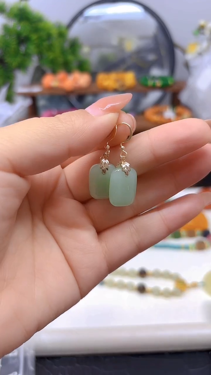 14K金镶嵌和田玉耳饰E93