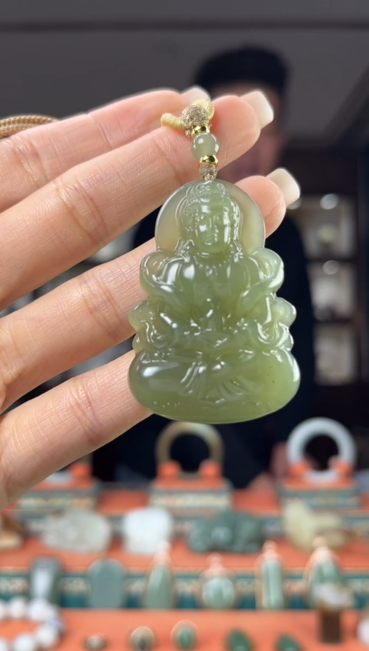 颈饰未镶嵌和田玉佩佩包容