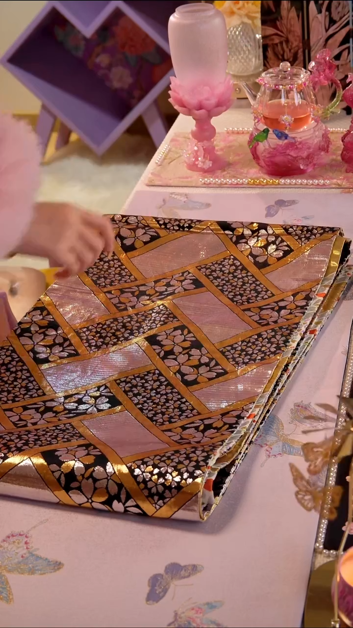 非遗西阵织 如图所示