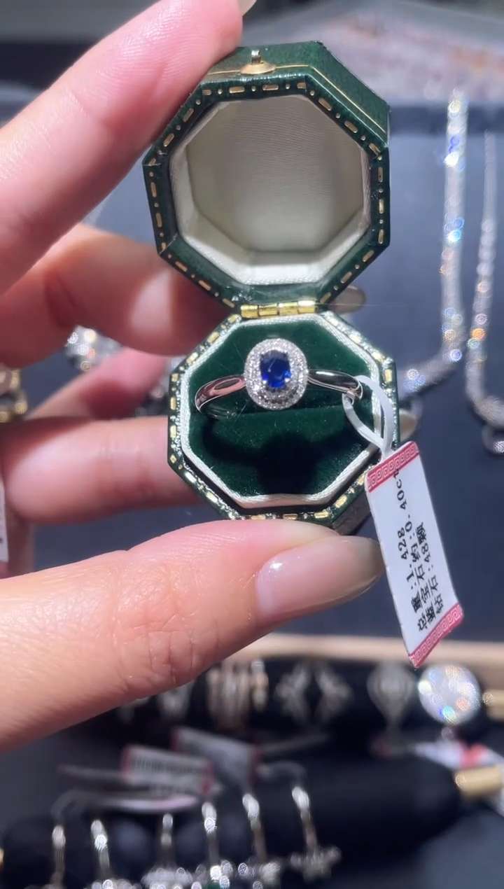 【闪购商品】蓝宝石戒指18K金镶嵌蓝宝石戒指