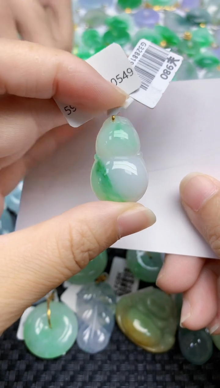 翡翠18K金镶嵌颈饰天然翡翠A货