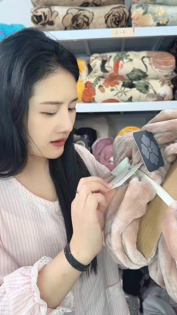 醋酯纤维粘胶纤维152x178毯子皮粉色