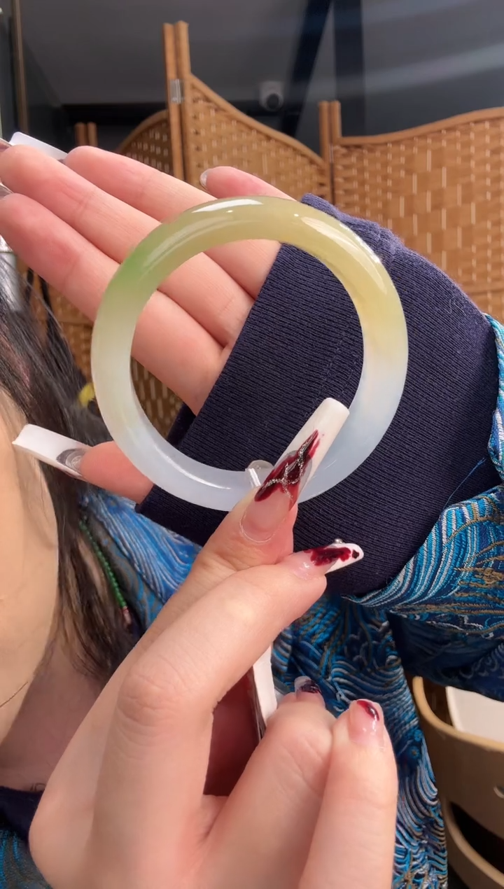 【闪购商品】翡翠手镯未镶嵌手镯