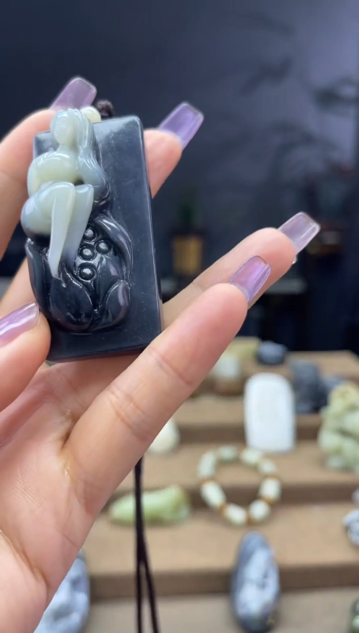 颈饰未镶嵌和田玉1