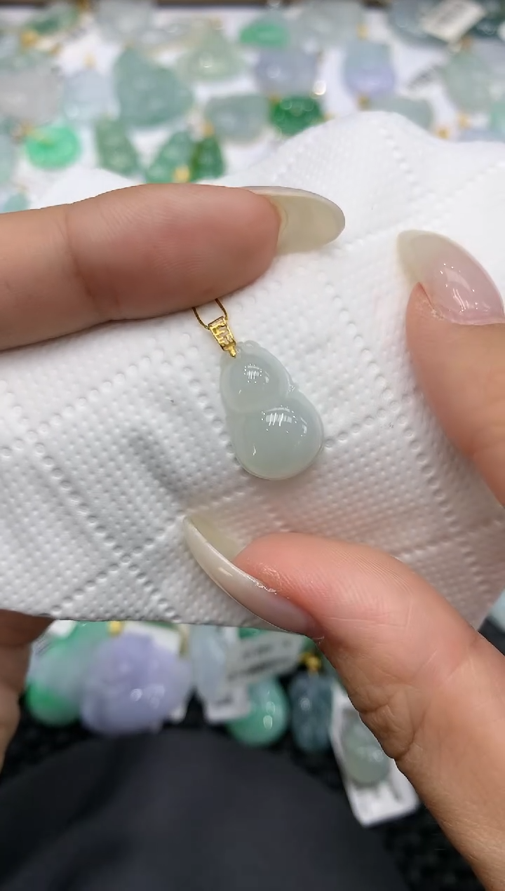 颈饰18K金镶嵌翡翠111111111111