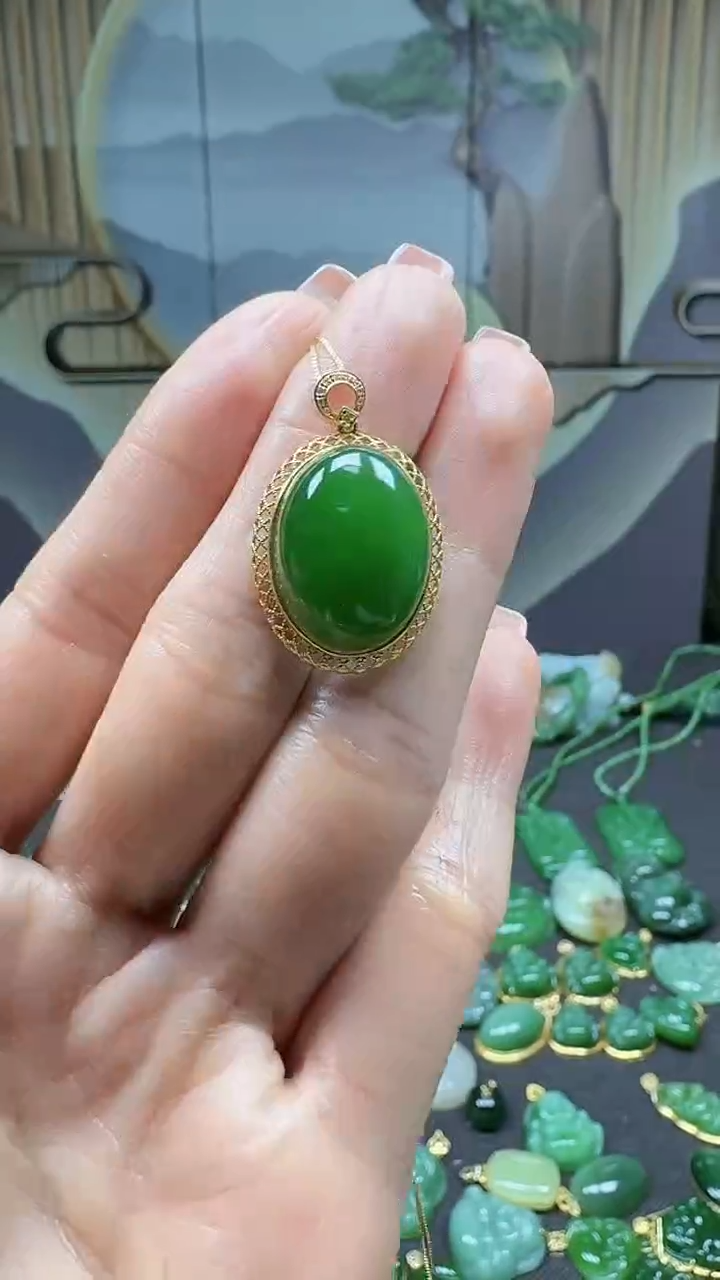 【闪购商品】和田玉挂件18K金镶嵌1