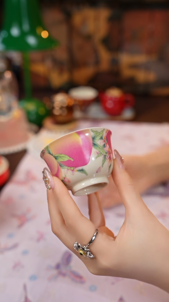 【闪购商品】景德镇手工手绘雅圣粉彩桃花桃子主人杯