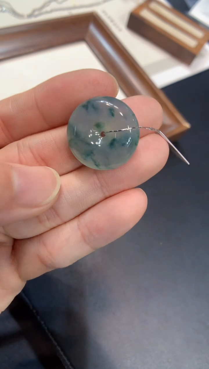 颈饰未镶嵌翡翠平安扣