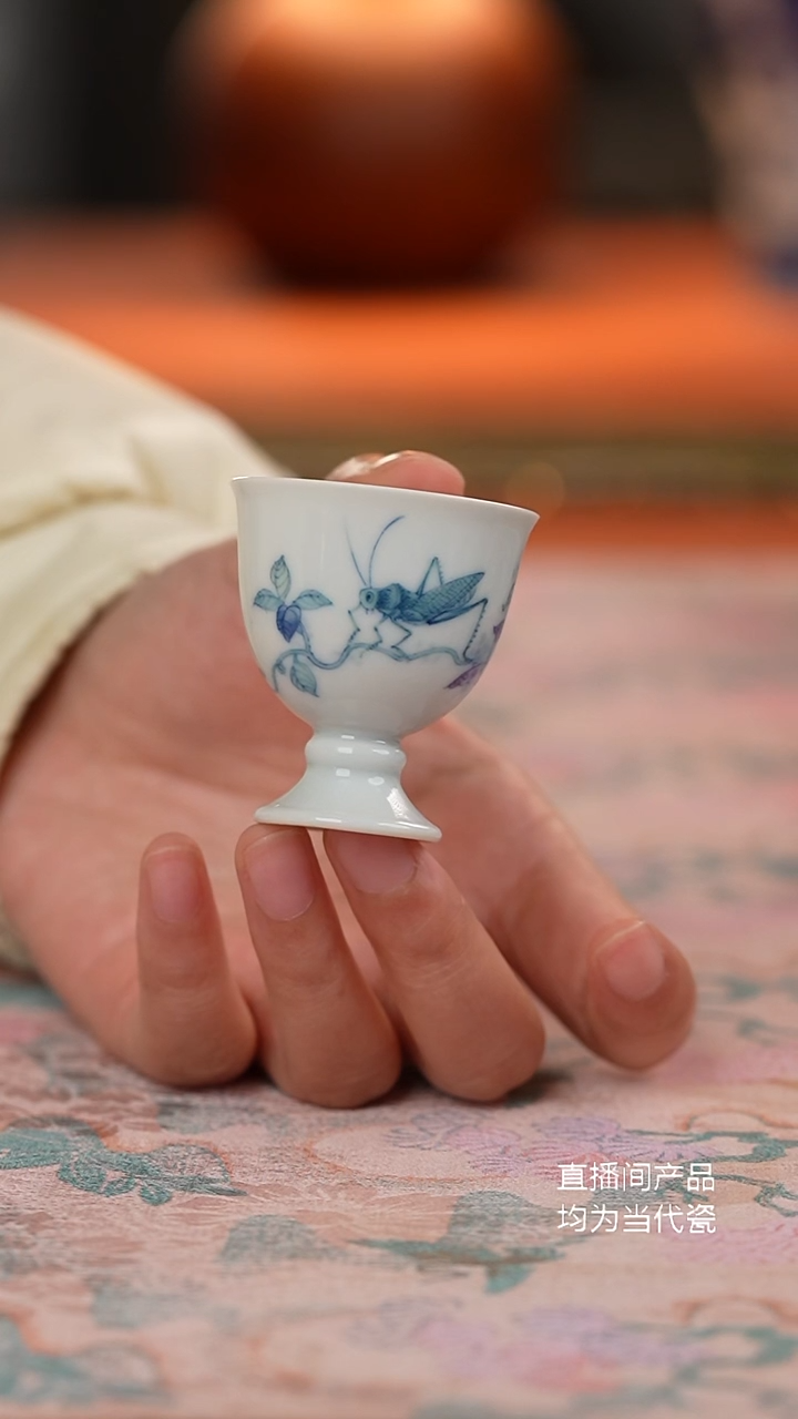 望玉斗彩蚱蜢小高杯