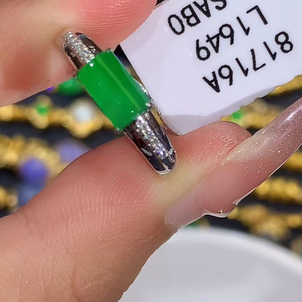 18k金镶 天然缅甸A货翡翠戒指  L1649 多样性发其一