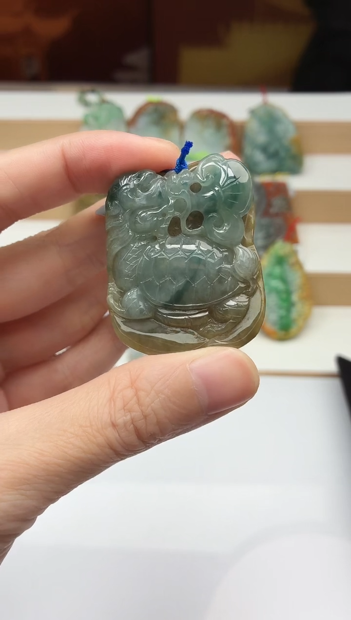 颈饰未镶嵌翡翠牌子