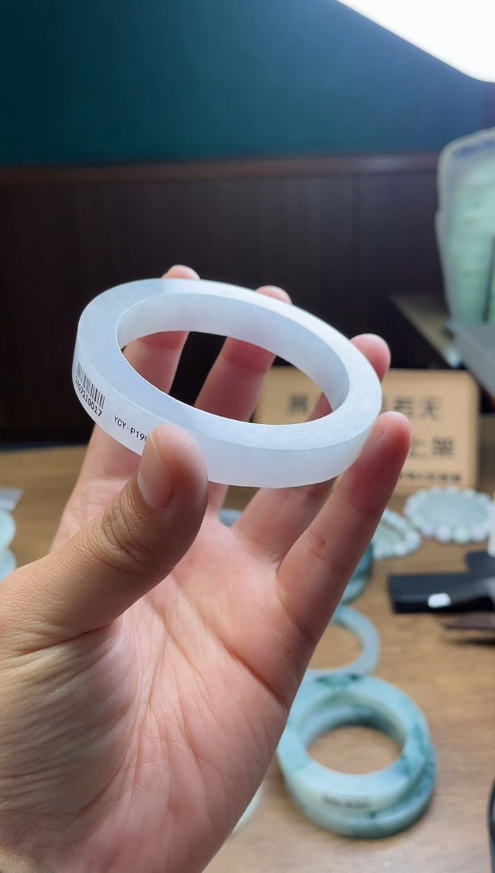 【闪购商品】定制翡翠手镯未镶嵌定制