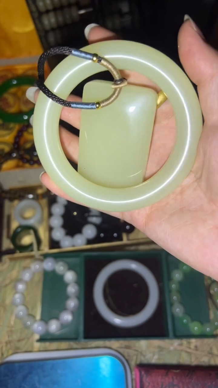 和田玉手镯未镶嵌闪购高端商品链接