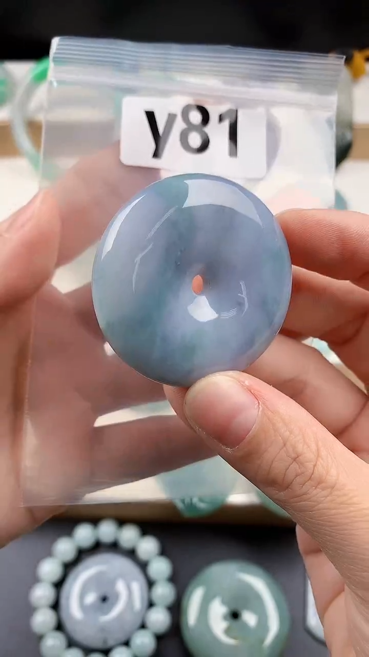 颈饰未镶嵌翡翠大*儿天然翡翠吊坠挂件
