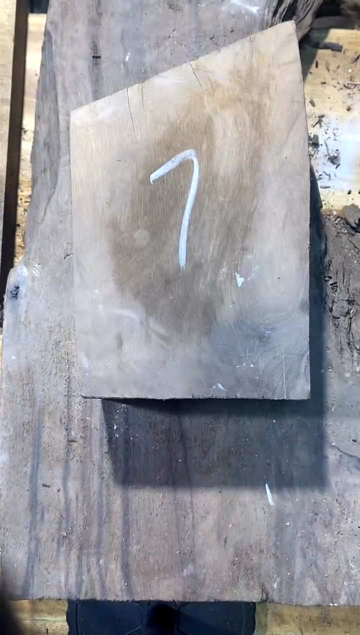 玩*者金丝楠干料花纹