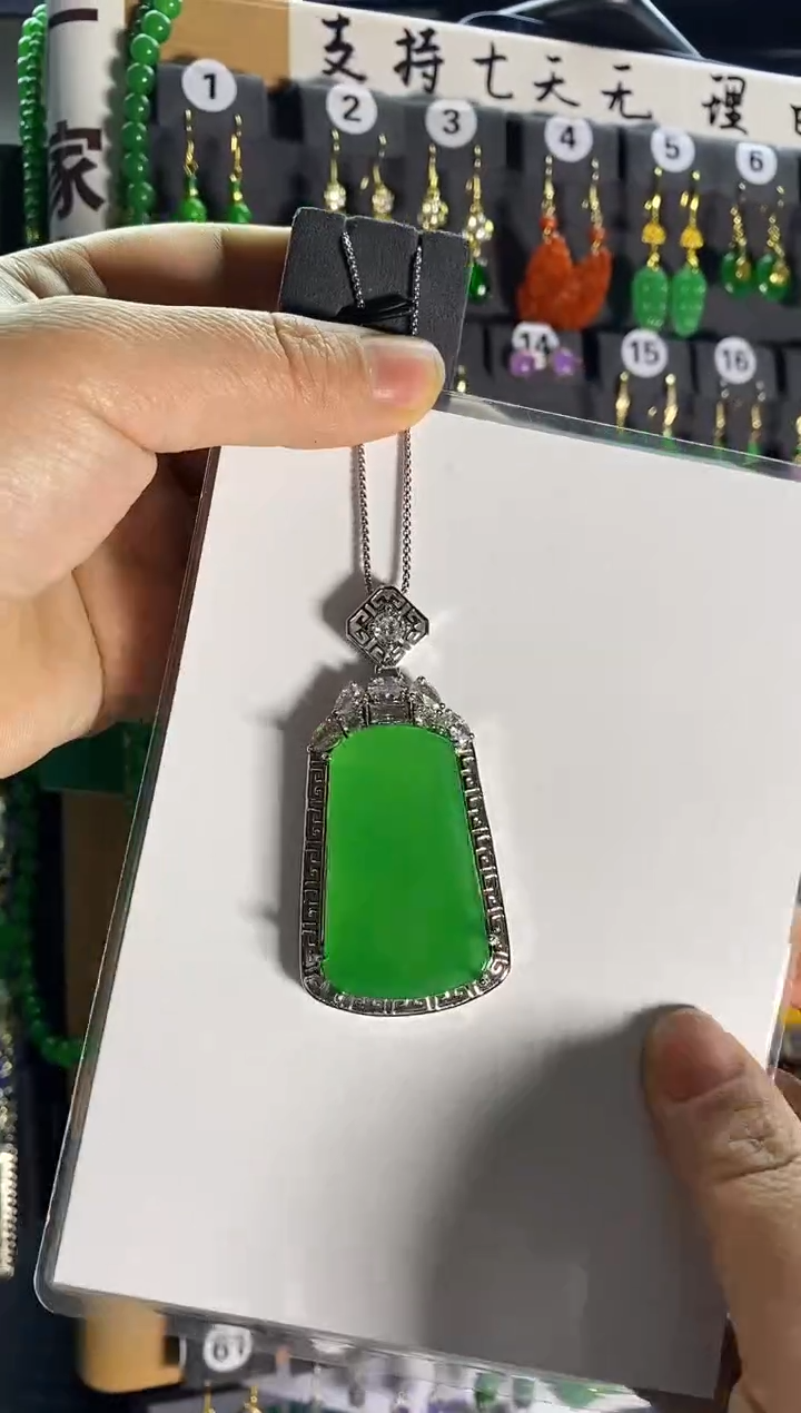 【闪购商品】翡翠耳饰银S925镶嵌212...