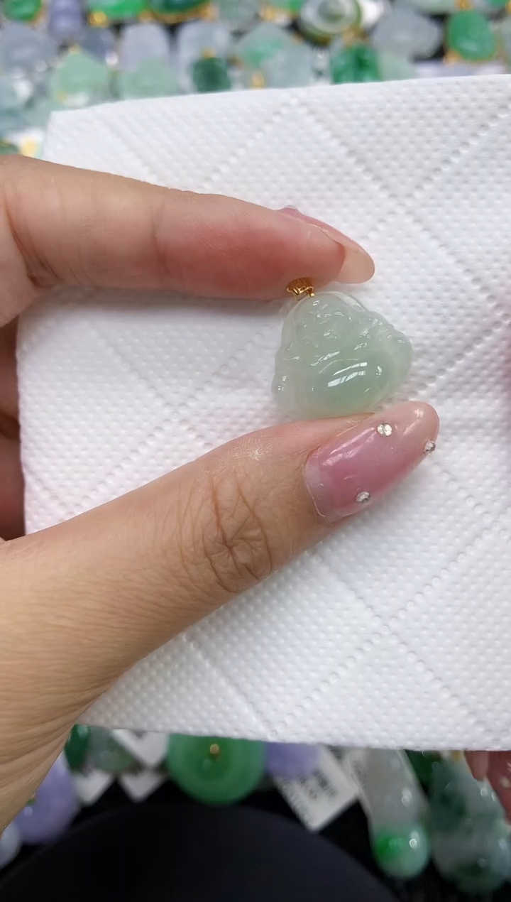 翡翠18K金镶嵌颈饰111111111111