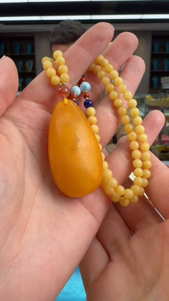 【闪购商品】琥珀颈饰未镶嵌388秒拍号