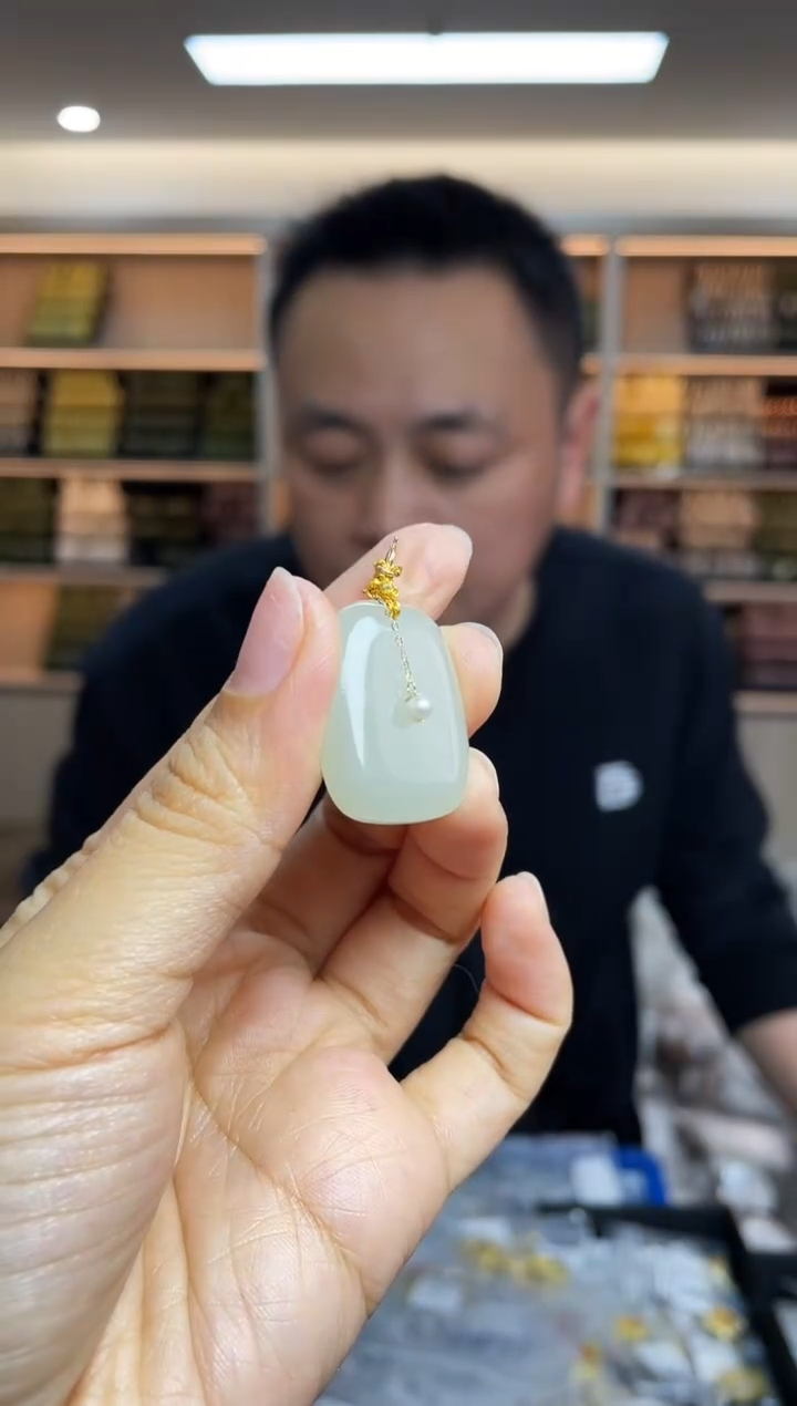 【闪购商品】和田玉`18K金镶嵌多样性发一件